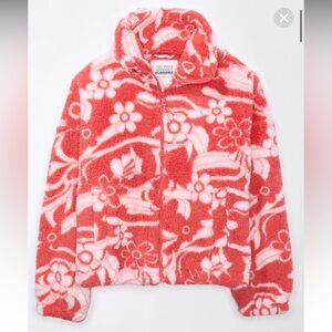 American Eagle sherpa zip up sweater. Size Medium.  
Fits M/L